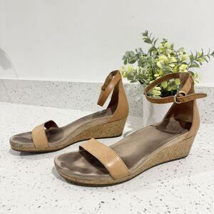 Ugg Women's Zoe Wedge Sandal 9